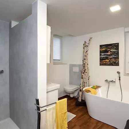 Apartment 1 Bedroom Gorgeous In